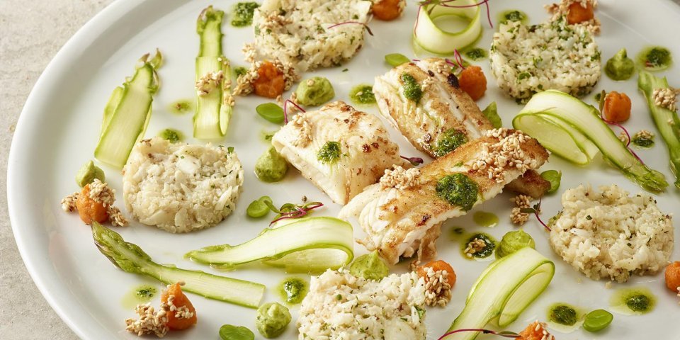 Zeetong met groene asperge en bloemkoolcouscous Zeetong met groene asperge en bloemkoolcouscous