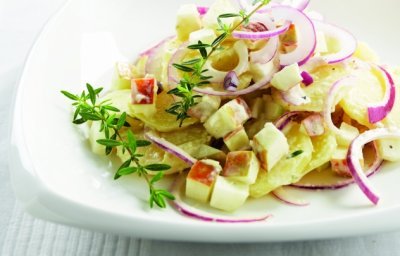 Salade de pommes de terre au thym et aux pommes