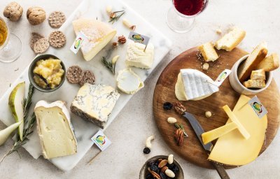 Een heerlijke kaasschotel vol heerlijke Belgische kazen. Wij serveren hem met een chutney van peer, noten, crackers en rozijntjes