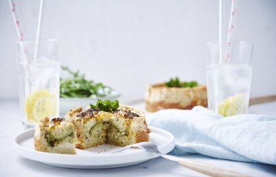 Petite quiche de pain au brocoli et au poivron