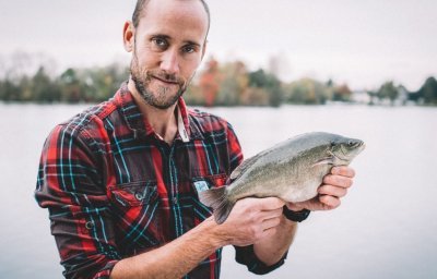 Stijn Van Hoestenberghe met een Omegabaars