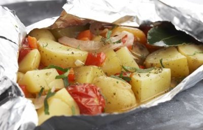 Papillote de pommes de terre et légumes