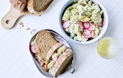 Salade de pommes de terre aux fines herbes et aux radis