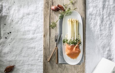 Asperges met gerookte zalm en dille