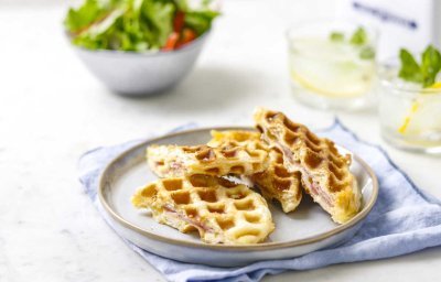 Gaufres de pâte feuilletée au fromage et jambon