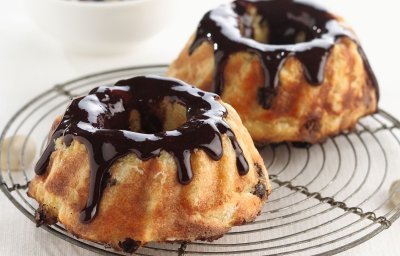 Pudding au pain et glaçage au chocolat