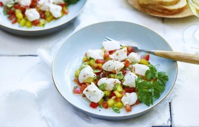 Ceviche met kleurrijke groentjes en zeeduivel