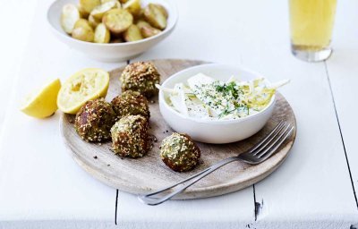 Falafels, salade de chicon et pommes de terre au four