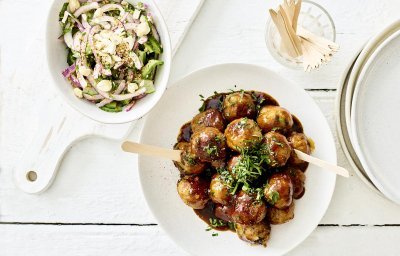 Boulettes glacées à la salade de concombre thaïe 