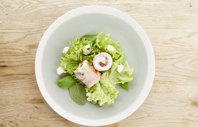 Salade au lapin farci et fromage bleu