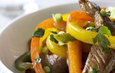 Wok de lamelles de bœuf et poivrons