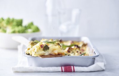 Gratin de chou romanesco, patates douces et sauge