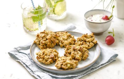 Biscuits de seigle et sauce au yaourt