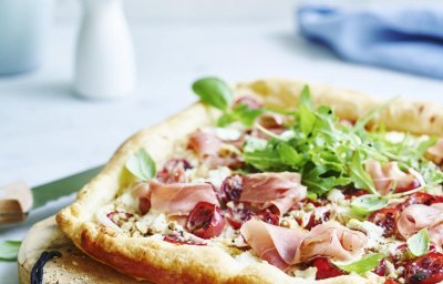 Tarte salée au jambon séché et groseilles à maquereau