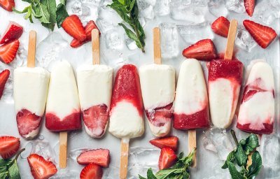 Glace à l’eau aux fraises et au yaourt