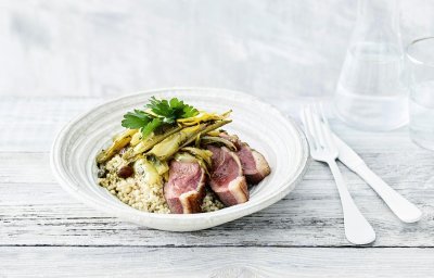 Tajine aux chicons et filet de poitrine de canard grillé