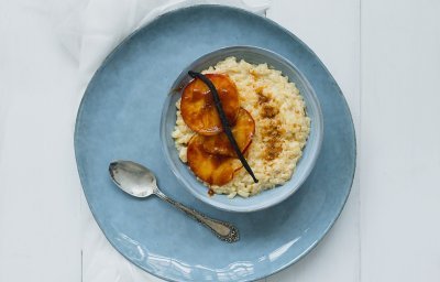 Riz au lait et pommes caramélisées