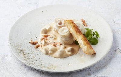 Noordzeetong filets met garnaaltjes saus en bladerdeegkrokantje