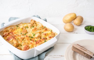 Gratin de pommes de terre, poireau et dés de poulet