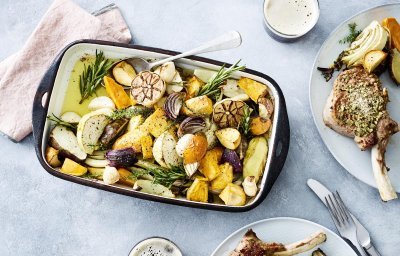 Légumes d’hiver au four et côtelettes de veau en croûte