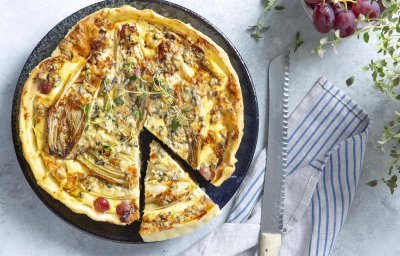 Quiche aux chicons, bleu et raisins