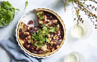 Quiche à la farine d’épeautre, betterave rouge et fromage de chèvre