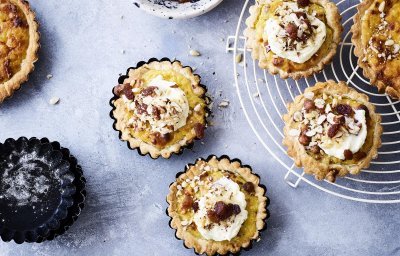 Tartelettes de riz au mascarpone, pignons de pin et noisettes