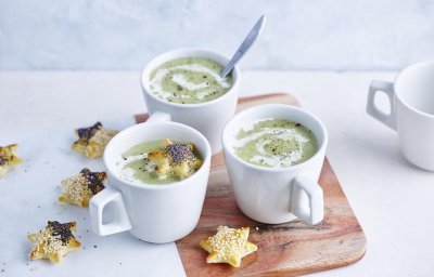 Crème de poireaux au brocoli et biscuits feuilletés