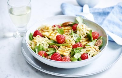 Salade aux framboises et Berloumi