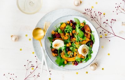 Salade van pompoen met geitenkaas en croutons van peperkoek