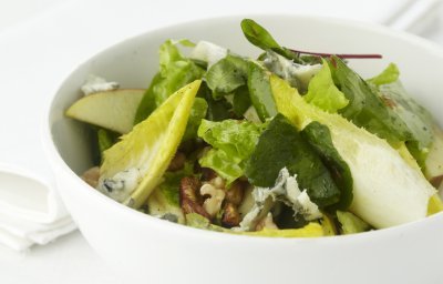 Salade de chicons, noix et roquefort