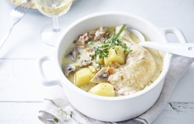 Ragoût de poulet aux champignons et pommes de terre 