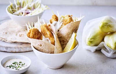 Taco aux lanières de poisson pannées et salade chicon fraîche 