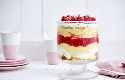 Trifle met vanillepudding en frambozen