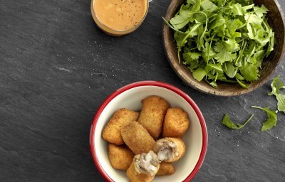 Croquettes de porc, salade folle et vinaigrette à la Kriek 