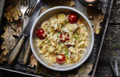 Cassolette de roussette au poireau, tomate et oignon