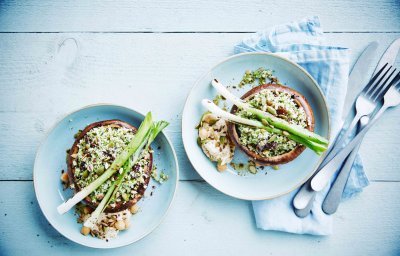 Champignons portobello farcis au riz de chou-fleur et brocoli