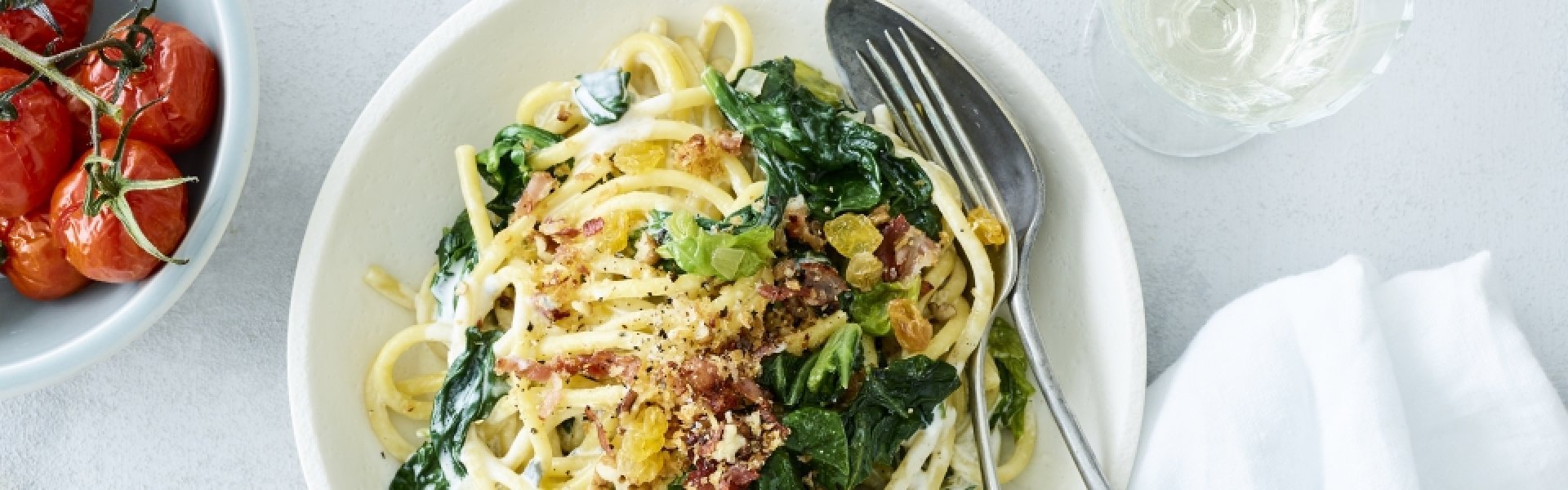 Spaghetti à la chicorée endive, épinards et fromage bleu