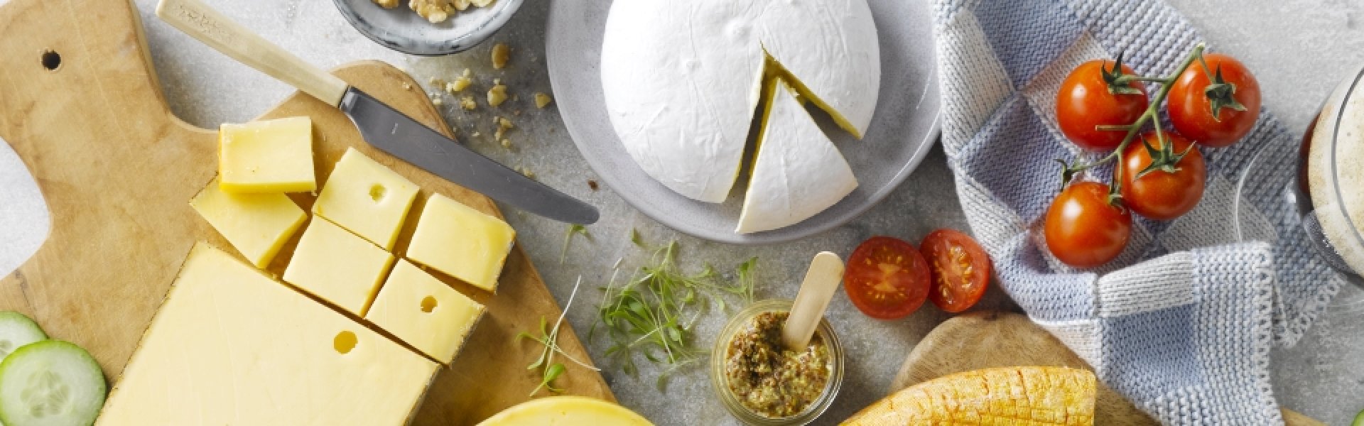 Table avec fromages de chez nous