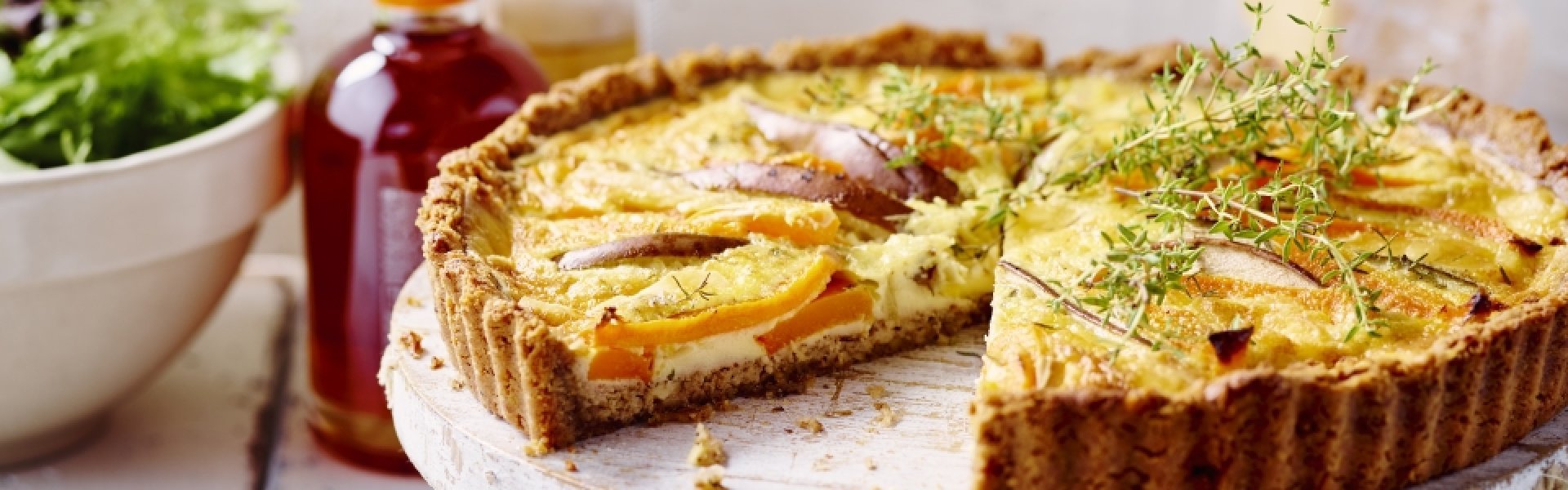 Quiche à la pâte aux amandes et noix, poire, potiron et Brugge Fleuron