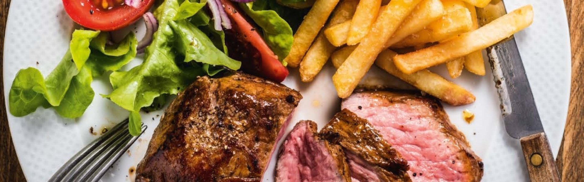 steak frites et salade