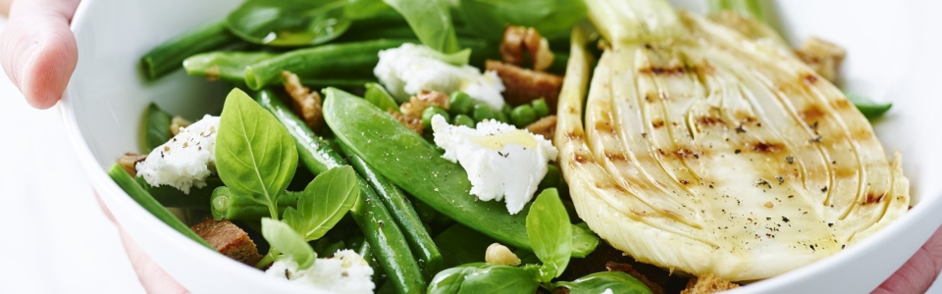 Salade au fenouil grillé, haricots et fromage de chèvre Salade au fenouil grillé, haricots et fromage de chèvre