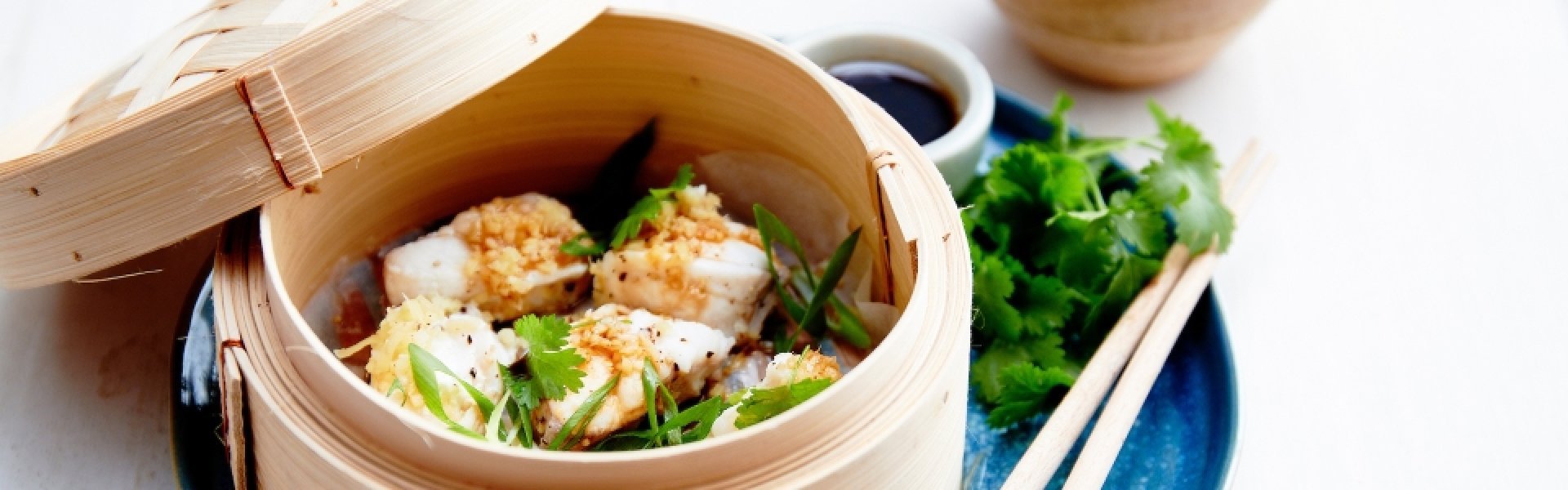 Dés de lotte à la vapeur, façon asiatique Dés de lotte à la vapeur, façon asiatique